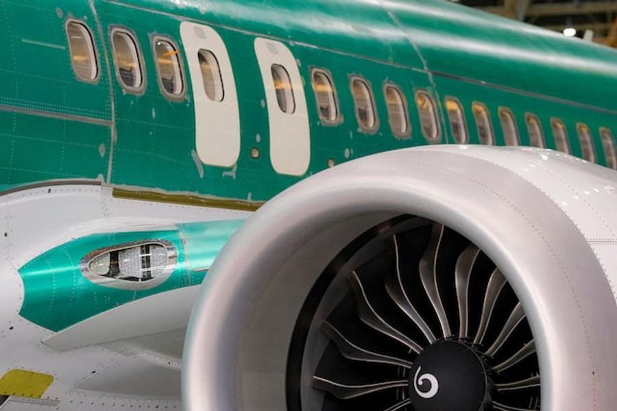 飞机窗户短缺迫使制造商和航空公司加强供应管理