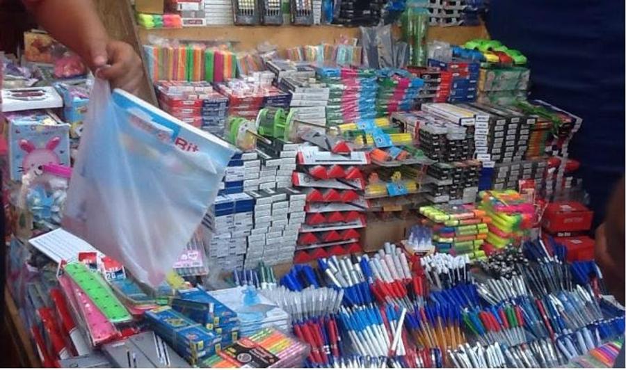 حماة المستهلك يحذرون من لوازم مدرسية قد تهدد صحة التلاميذ
