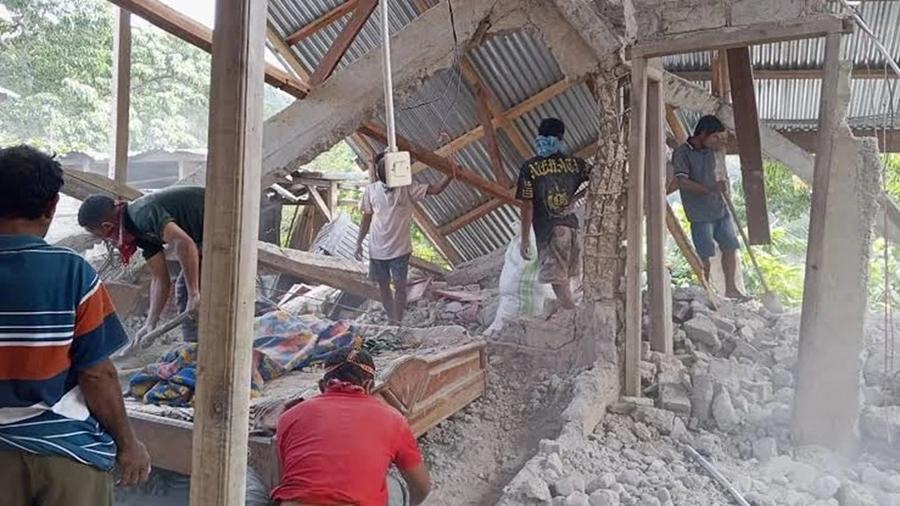 印度尼西亚地震死亡人数上升至47人，震中为7.7级强震
