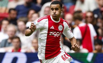 Abdellah Ouazane marca seu primeiro gol pelo Ajax na Eredivisie