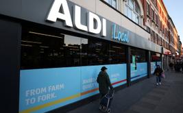 İngiltere'de denetim kurumu, süpermarket arazi kurallarını Aldi ve Lidl'a genişletmeyi önerdi