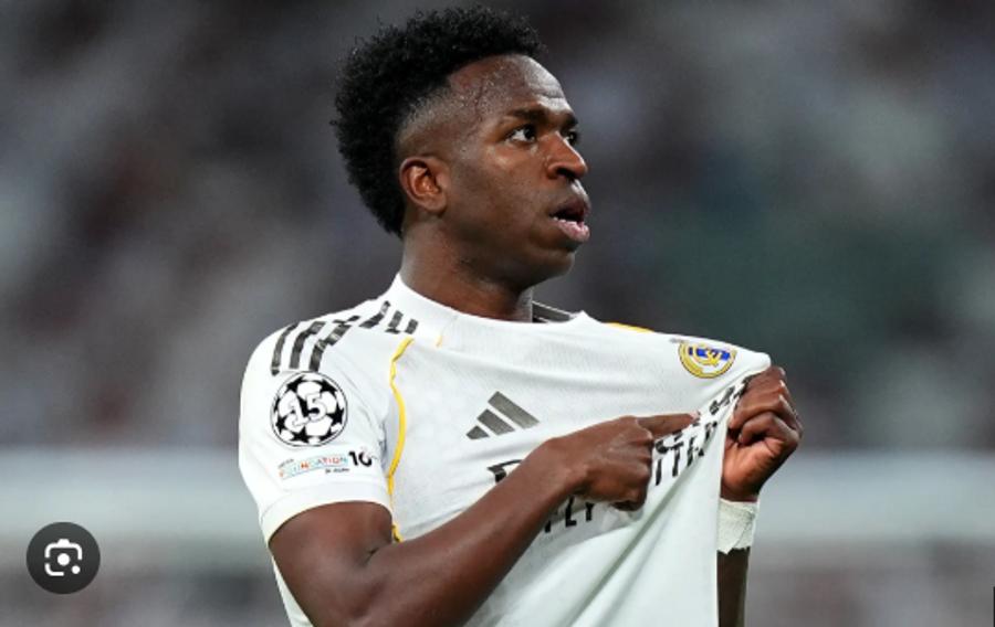 فينيسيوس يجدد عقده مع ريال مدريد حتى 2032