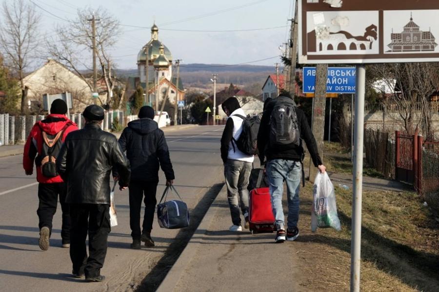 تقرير: 53% من المغاربة يفكرون في الهجرة