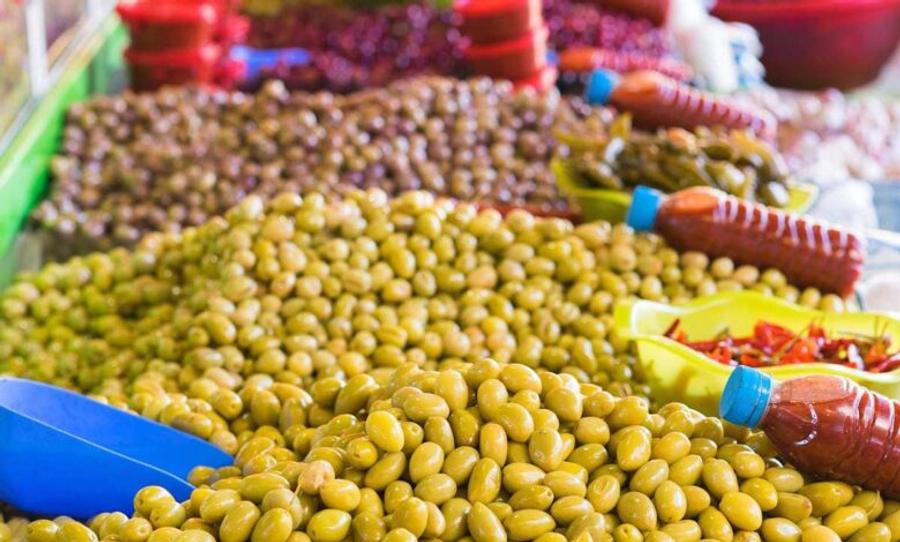 إنذار أوروبي لشحنتين من الزيتون المغربي
