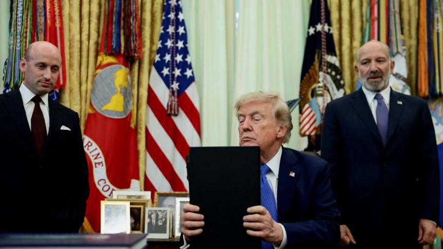 Donald Trump signe deux décrets pour renforcer les restrictions autour du droit du sol aux États-Unis