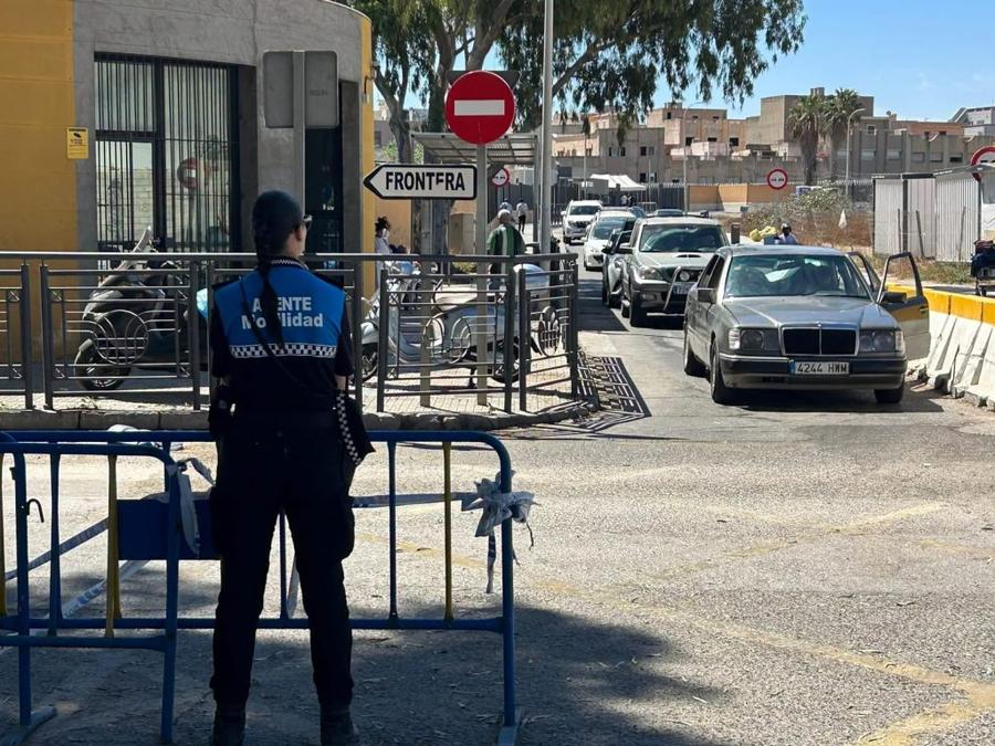 اكتظاظ وطوابير طويلة بمعبر مليلية تثير استياء العابرين