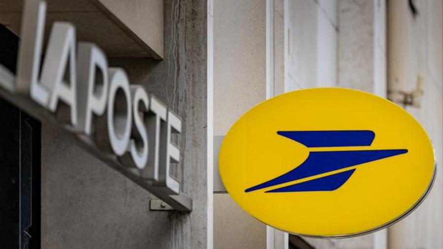 France’s La Poste faces union backlash over demand to recover hours lost during wildfires