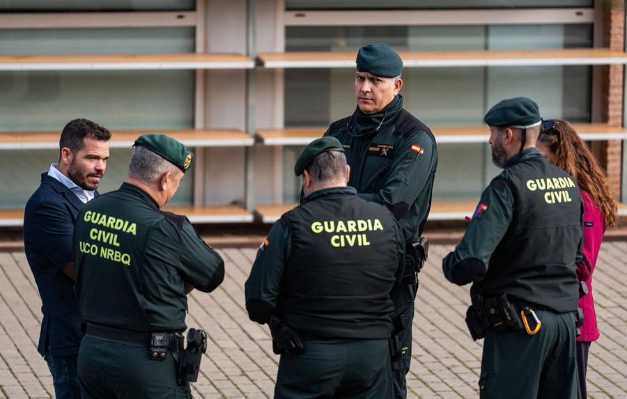 Canaries : un réseau accusé de trafic de jeunes migrantes vers la France démantelé