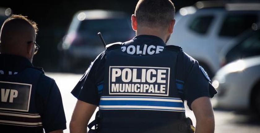 Dos agentes de policía municipal heridos en un ataque con cuchillo en el centro de Toulouse