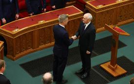Hongarije kiest Andras Baka als president in politieke verschuiving weg van Orban