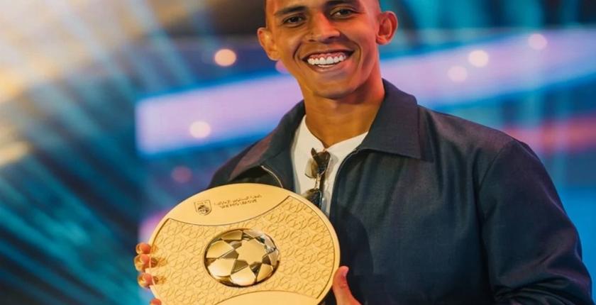 Soufiane Rahimi sacré meilleur joueur de l’UAE Pro League et confirme son ascension