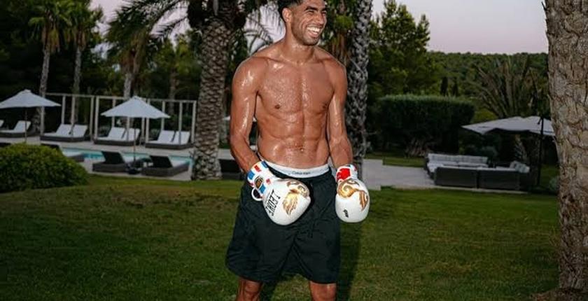 Achraf Hakimi s’affiche avec des gants de boxe et interpelle Ibai Llanos