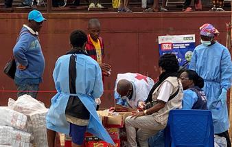 El número de muertes por ébola supera los 2,000 en la República Democrática del Congo