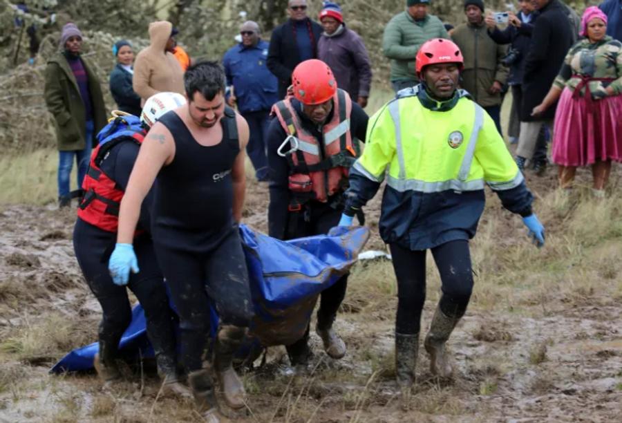 Rotsinstorting bij een niet-geregistreerde mijn in Zuid-Afrika eist 14 levens