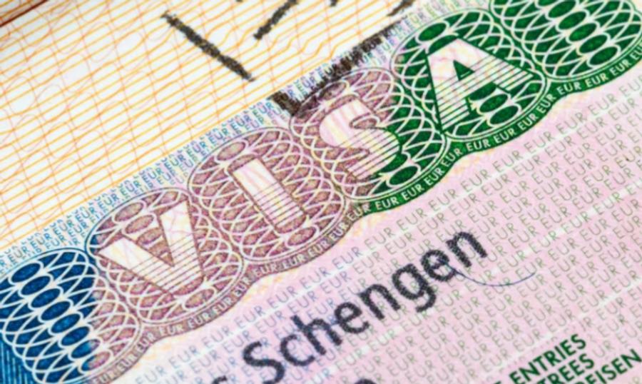 2025年超过620,000名摩洛哥人申请申根签证，预约短缺使旅行计划复杂化