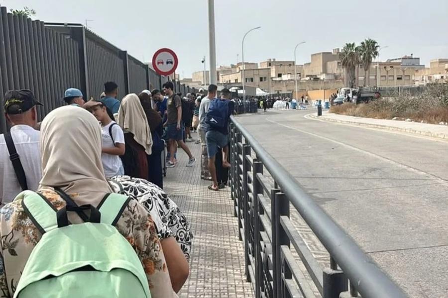 إعادة فتح معبر بني أنصار تنهي معاناة مئات العالقين