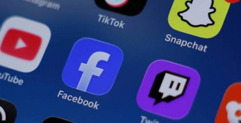 Poll shows broad U.S. support for tighter social media regulation