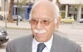 وفاة الشاعر والناقد المغربي محمد السرغيني عن 96 عاما