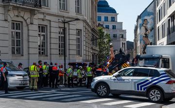 Bruxelles : un pompier meurt dans une explosion de gaz, trois blessés graves