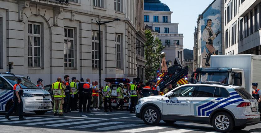 Bruxelles : un pompier meurt dans une explosion de gaz, trois blessés graves