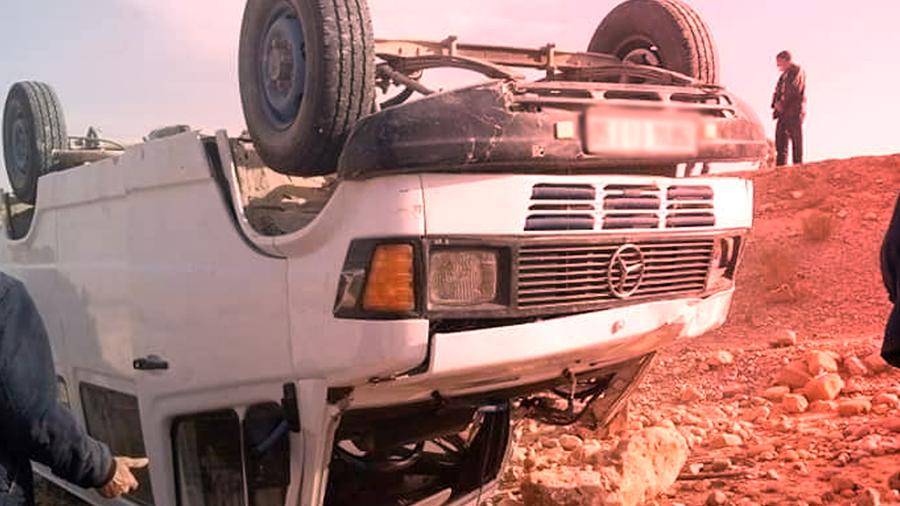 مصرع شخص وإصابة 23 عاملة فلاحة في انقلاب سيارة بخنيفرة