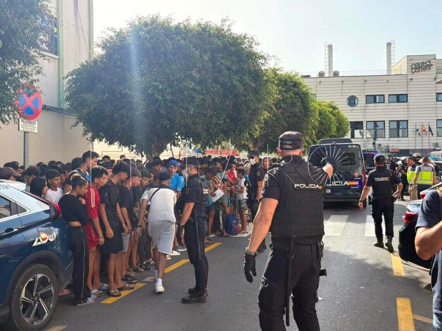 ملف القاصرين في سبتة يفجر سجالا سياسيا بإسبانيا