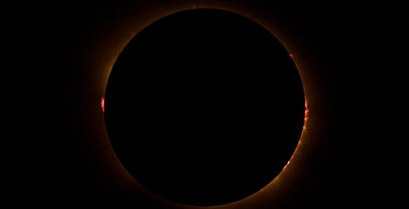 España reporta más de 530 consultas médicas tras el eclipse solar
