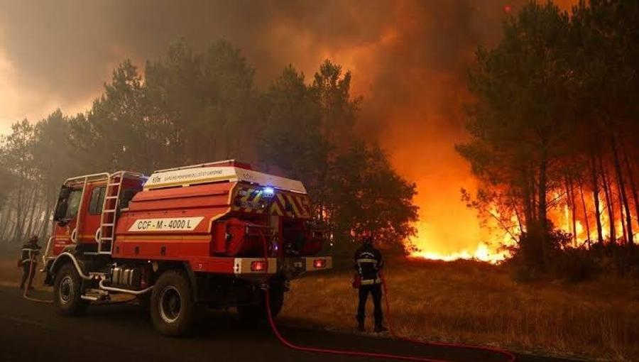 France : plus de 1 100 hectares brûlés et 500 personnes évacuées dans les Landes