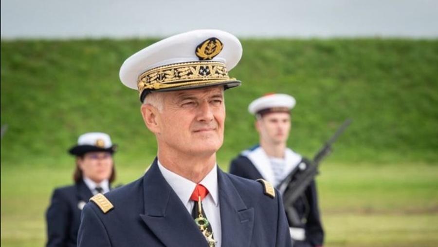 Ehemaliger Kommandeur der Charles de Gaulle, Olivier Lebas, stirbt bei Bergunfall