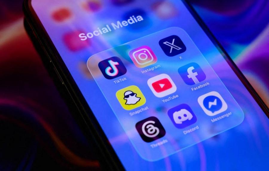 Réseaux sociaux : la Malaisie interdit les comptes aux moins de 16 ans