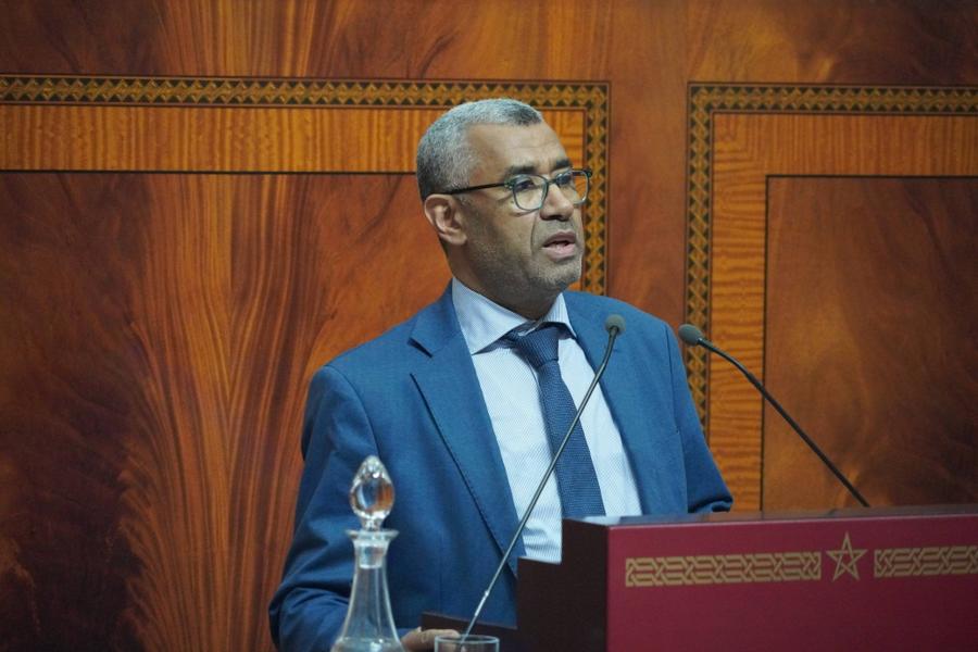 أزمة ديون سائقي الطاكسيات تصل إلى البرلمان