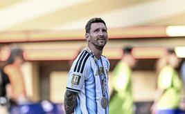 A aposentadoria internacional de Messi leva a Argentina a repensar seus planos