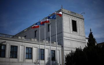 Pologne : un proche de Donald Tusk nommé au Tribunal constitutionnel malgré les critiques