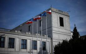 Pologne : un proche de Donald Tusk nommé au Tribunal constitutionnel malgré les critiques