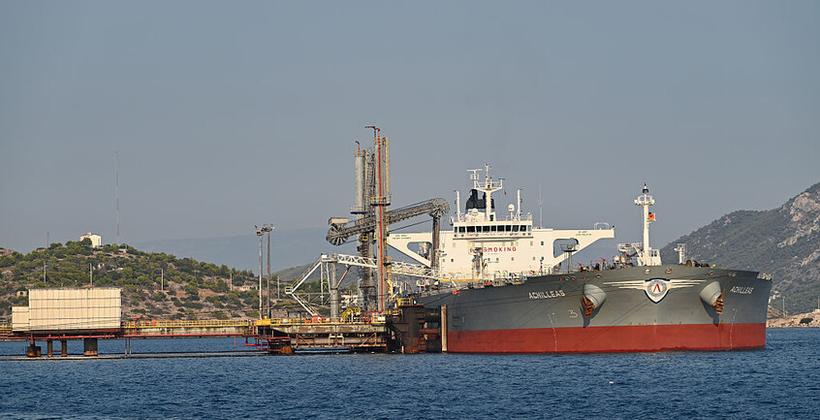 Il traffico marittimo attraverso lo Stretto di Hormuz rimane ben al di sotto della media di 10 giorni