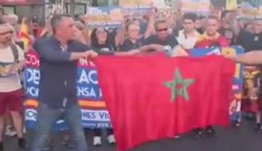 هيئة حقوقية تطالب بالتحقيق في واقعة تمزيق العلم المغربي بمدريد