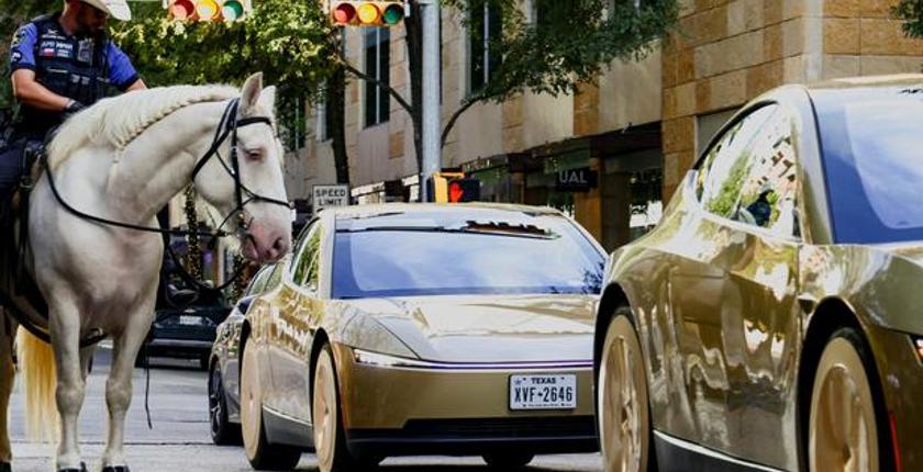 États-Unis : le Cybercab de Tesla dans le viseur du régulateur de la sécurité routière