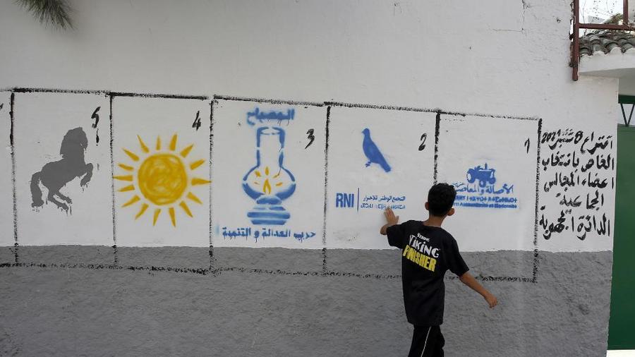 «الرحل» يسقطون قبل الاقتراع.. شروط الترشح تربك سباق الانتخابات