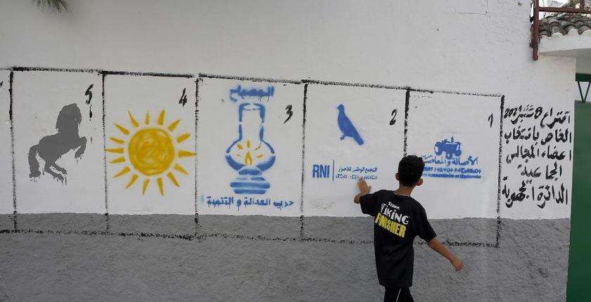 «الرحل» يسقطون قبل الاقتراع.. شروط الترشح تربك سباق الانتخابات