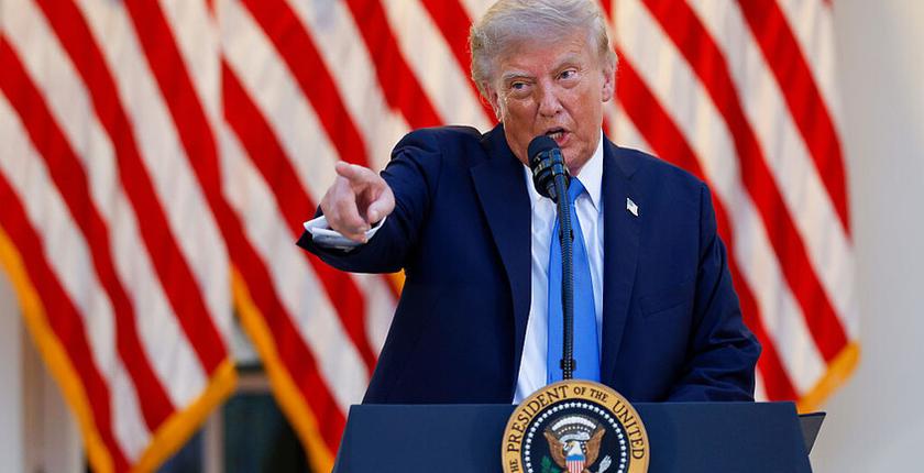 Trump alerta que a Grã-Bretanha está "à beira do desastre" devido à energia e migração