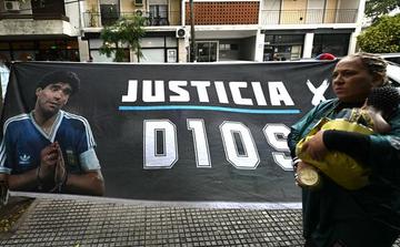 Procès Maradona : des experts estiment que la star n’aurait jamais dû être soignée à domicile