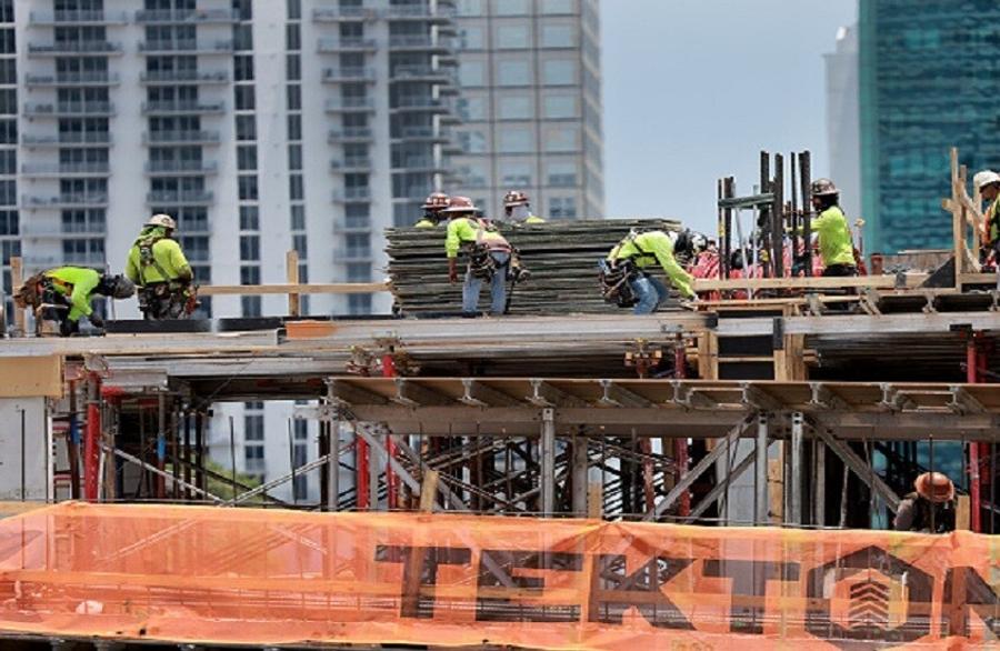 U.S. construction spending falls unexpectedly in July