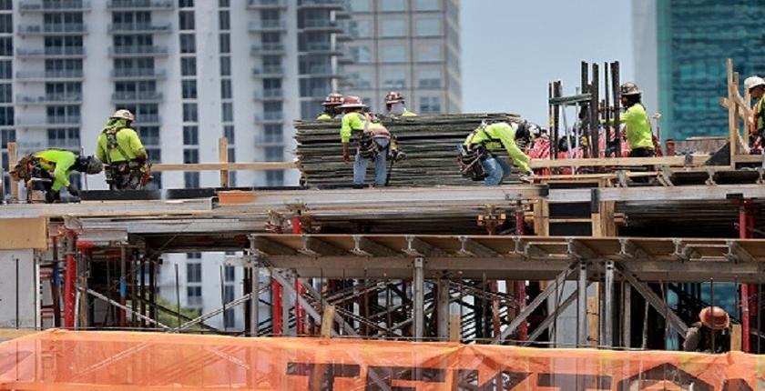 U.S. construction spending falls unexpectedly in July