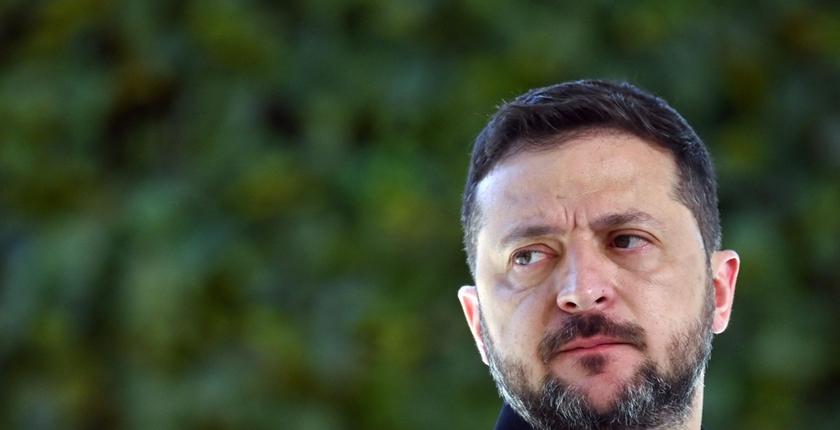 Ukraine-Russie : Zelensky met en garde contre les risques pour l’aviation civile dans le ciel russe