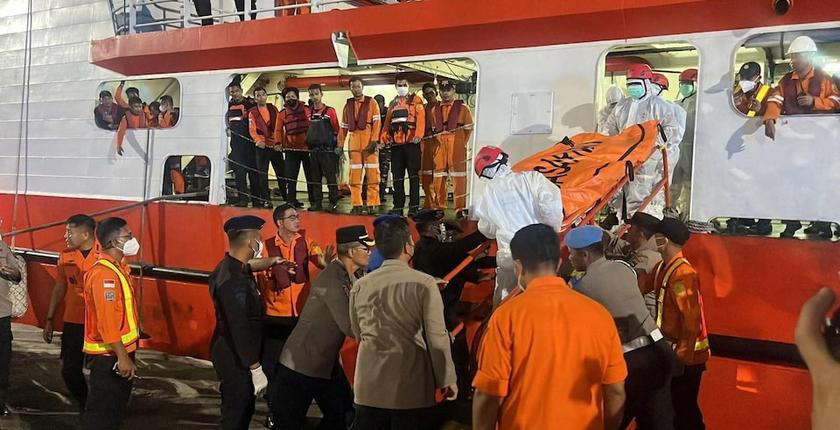 Indonésia: novas vítimas encontradas após naufrágio de um ferry no mar de Java