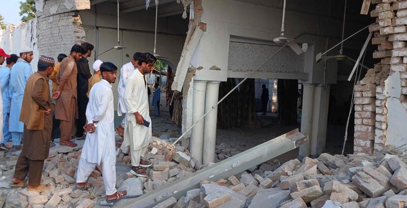 Pakistan : au moins 31 morts dans l’attaque d’un complexe de police à Kohat