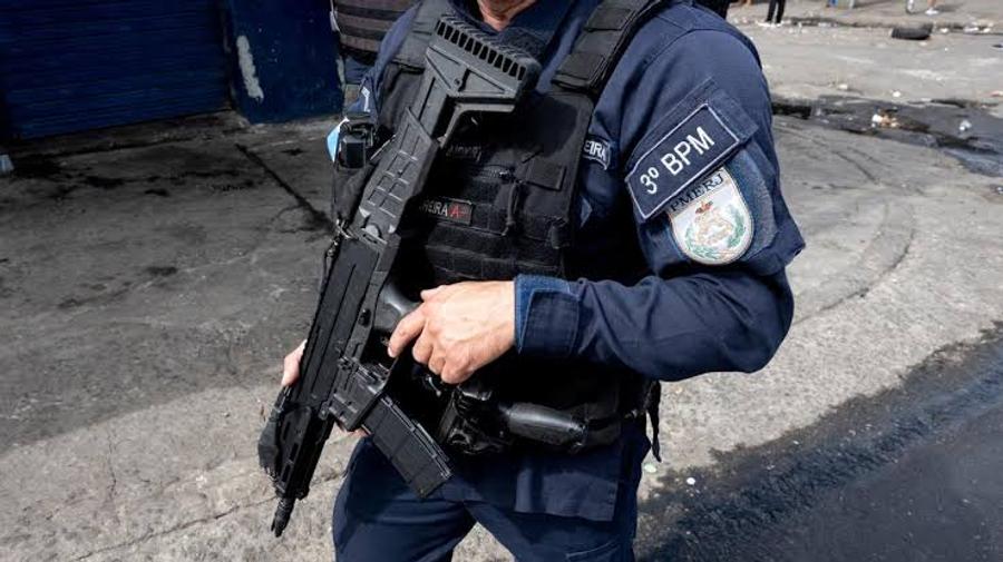 Brésil : un homme suspecté de nombreux meurtres arrêté déguisé en femme