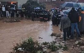 سيول الأمطار تقطع الطريق بين ورزازات وزاكورة