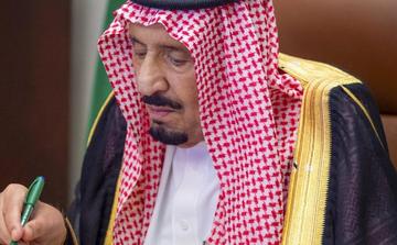 Arabie saoudite : le roi Salmane durcit le ton contre les Houthis après une attaque présumée visant La Mecque