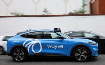 Mercedes-Benz s’allie à Wayve pour accélérer la conduite autonome